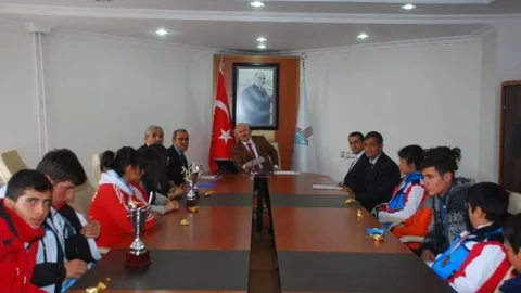 Bitlis Valisi'nden Madalya Açıklaması