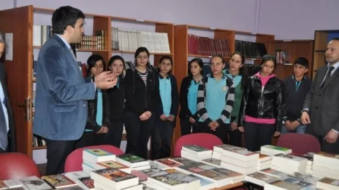 Arpaçay Kaymakamlığı'ndan Kitap Desteği