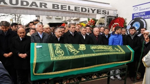 Hilmi Türkmen'in Babası Uğurlandı