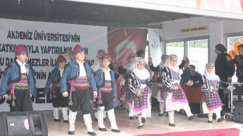 Kumluca'da Kütüphane Açılışı Yapıldı