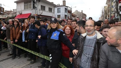 Eskişehir'de Şüpheli Çanta Alarmı