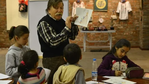 Tepebaşı'nda Çocuklar Karikatür Sanatını Öğreniyor