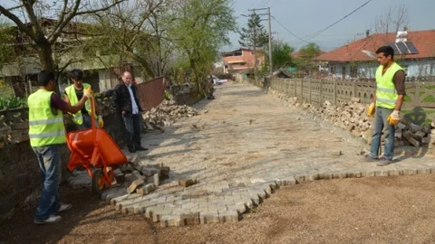 Kartepe Nusretiye Mahallesi'nde Yol Yenileme Çalışması