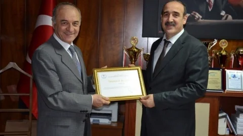 Dilaver Gür'e Teşekkür Plaketi Verildi