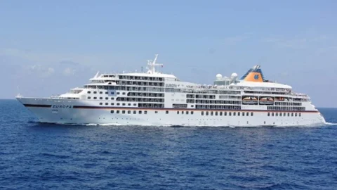 Antalya Limanı 2015 Kruvaziyer Sezonunu Başlattı