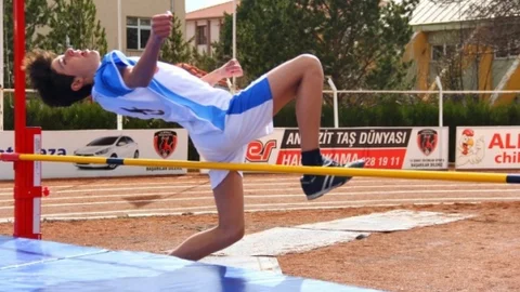 Erzincan'da Atletizm Yarışmaları Başladı