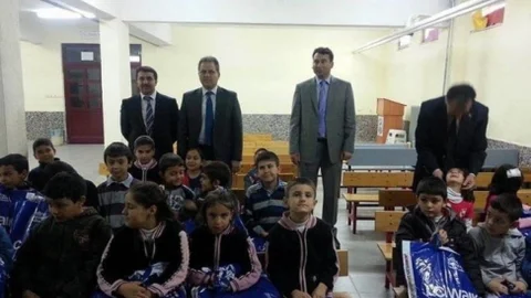 Beyşehir'de Öğrencilere Giysi Yardımı Yapıldı