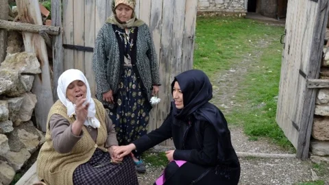 Ak Parti Gençleri Sel Mağdurlarını Ziyaret Etti