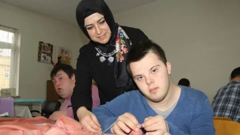 Engelli Gençler Meslek Ediniyor