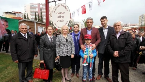 Karşıyaka'da Gamzeli Park Açıldı