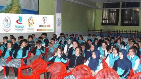 Sivas'ta Öğrencilere Madde Bağımlılığı Eğitimi Verildi