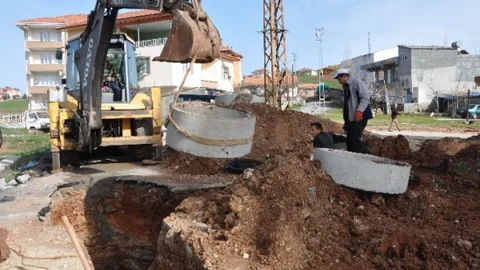 Adıyaman'da Yağmur Suyu Kanalı Çalışmaları Sürüyor