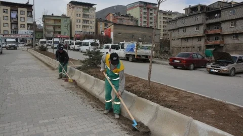 Hakkari'de Refüj Temizliği Yapılıyor