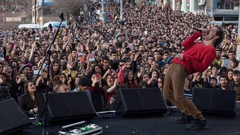 Duman Adana'da Konser Veriyor