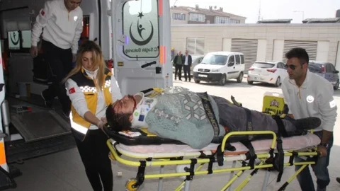 İnegöl'de Sunta Düşmesi Sonucu İşçi Yaralandı