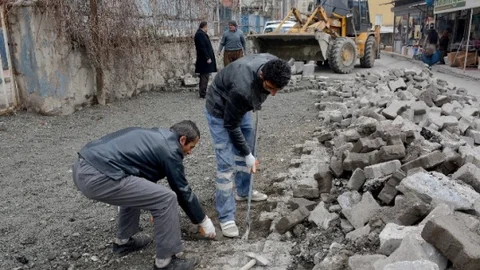Hakkari'de Yol Onarım Çalışmaları Başladı