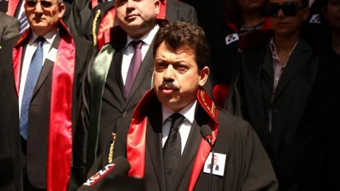 Adana'da Hakim ve Savcılardan Protesto