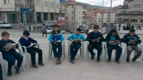 Akdağmadeni'nde Kitap Okuma Etkinliği Düzenlendi