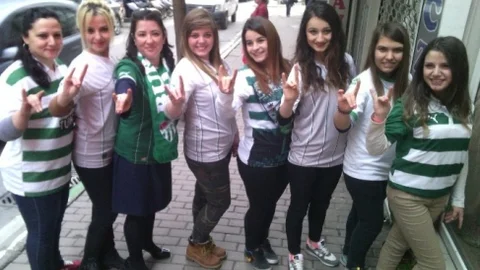 Bursasporlu Kadın Taraftarlara Destek