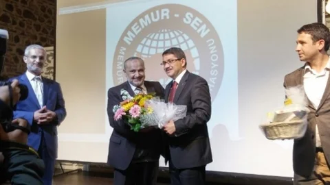Şevki Yılmaz Manisa'da Konferans Verdi
