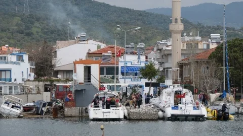 Çanakkale’de 16 Afgan Kaçak Yakalandı