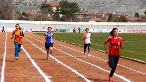 Erzincan'da Gençler Atletizm Yarışmaları Sona Erdi