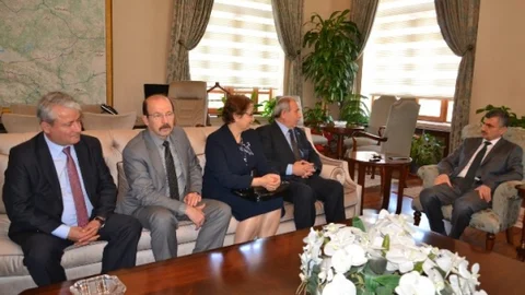 Manisa Kamu-Sen Vali Bektaş'ı Ziyaret Etti