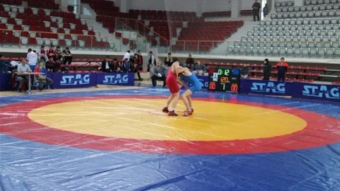 Yalova'da Güreş Müsabakaları Başladı