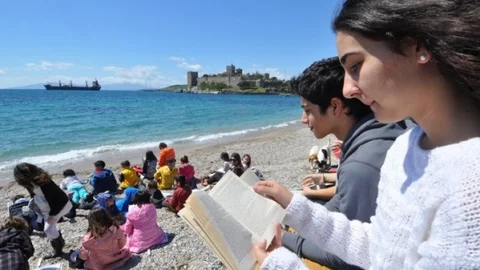 Bodrum'da Kitap Okuma Etkinliği