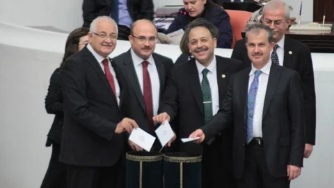 CHP'nin Eski Bakanı Ala'ya Soruşturma Önergesi Reddedildi