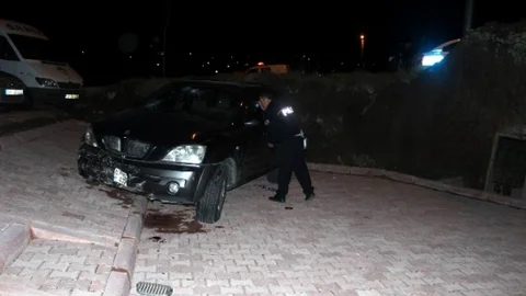 Kayseri'de Bahçeye Düşen Otomobil