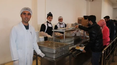 Atatürk Üniversitesi Gıda Mühendisliği Öğrencileri İş Başında