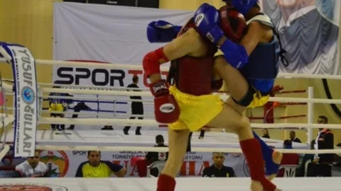 Adana'da Muay Thai Şampiyonası Devam Ediyor