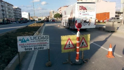 Bursa-İzmir Yolunda Aydınlatma Çalışmaları Devam Ediyor