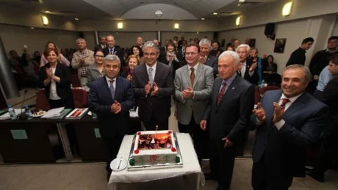 Karşıyaka'da Pastalı Kutlama Yapıldı