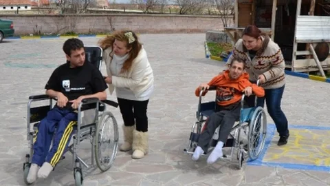 Konya Kulu'da Tekerlekli Sandalye Yardımı