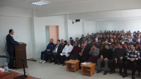 Çanakkale'de Öğrencilere Savaşlar Konferansı