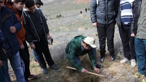 Elazığ'da Fidan Dikimi Yapıldı