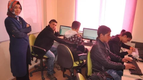 Bitlis'te Eğitimle Gönül Bağı Kuruluyor