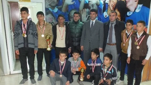 Muş'ta Atletizm Başarısı Ödüllendirildi