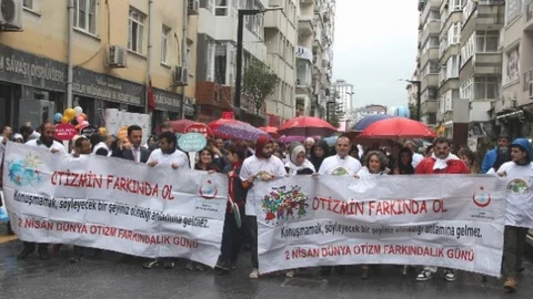 Samsun'da Otizm Yürüyüşü Düzenlendi