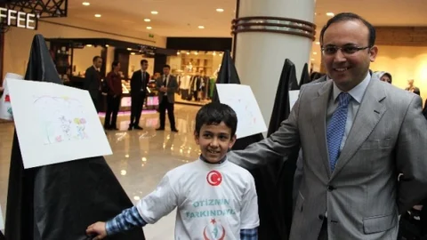 Elazığ'da Otizmli Çocuklar Sergi Düzenledi