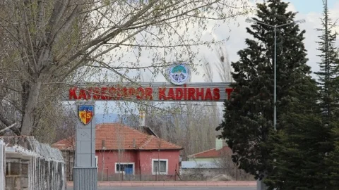 Kayserispor Tesislerine Yeni Giriş Kapısı Yapıldı