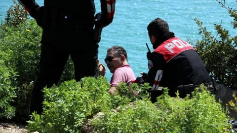 Antalya'da İntihar Girişimi Önleniyor