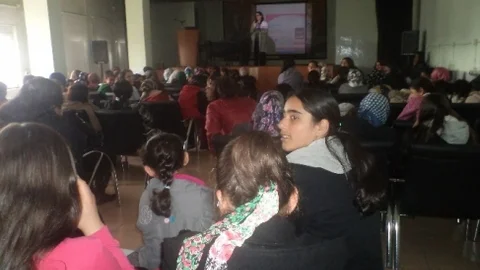 Varto'da Ergenlik Semineri Düzenlendi