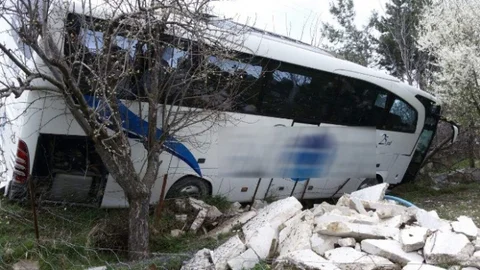 Karabük'te Yolcu Otobüsü Kontrolden Çıktı