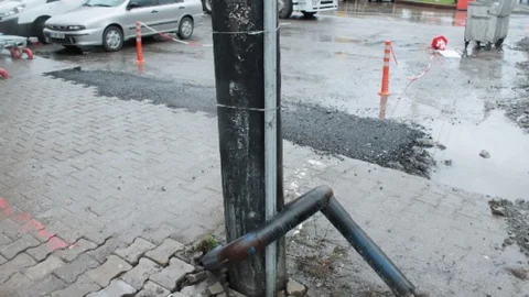 Elektrik Direğindeki Patlama Korkuttu