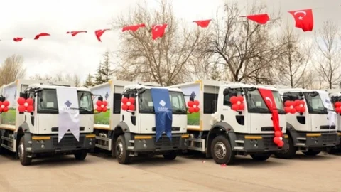 Karaman'a Yeni Çöp Kamyonları Geldi