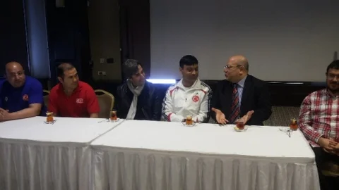 Erzurum'da Boks Takımına Destek Ziyareti