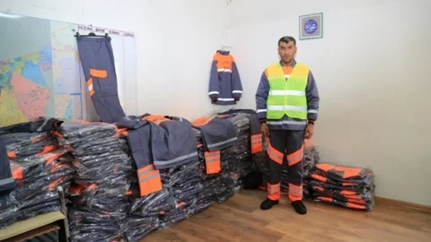 Kayseri'de Temizlik İşçilerine Yazlık Malzemeler Dağıtıldı